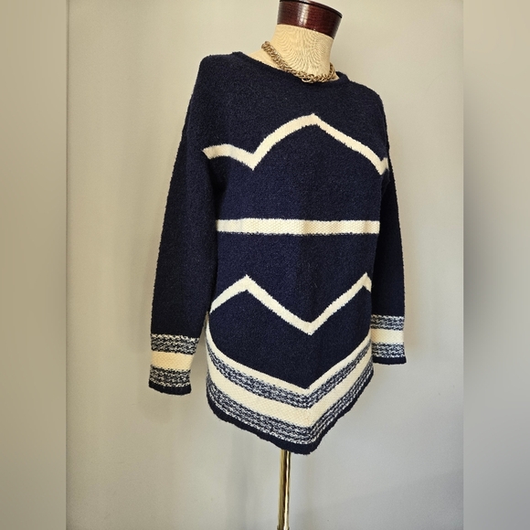 Ralph Lauren Wool Navy and Cream Chevron Striped Sweater. Size PXS - Picture 2 of 10